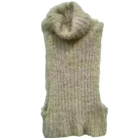 BLANC CLOTHING Turtle Neck Fuzzy Knit Sweater Sleeveless Open Side Size M - Picture 1 of 6